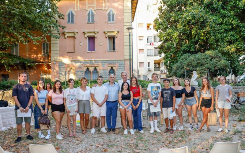 Premio Letterario Camaiore, premiati gli studenti nell’ambito della rassegna ‘La Poesia dei Ragazzi’