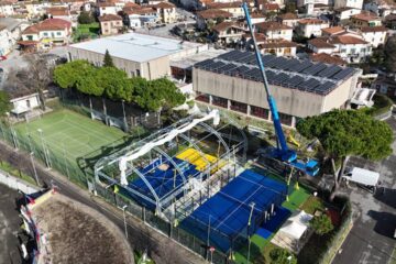 Palasport di Camaiore: partiti i lavori per la copertura di un campo da padel